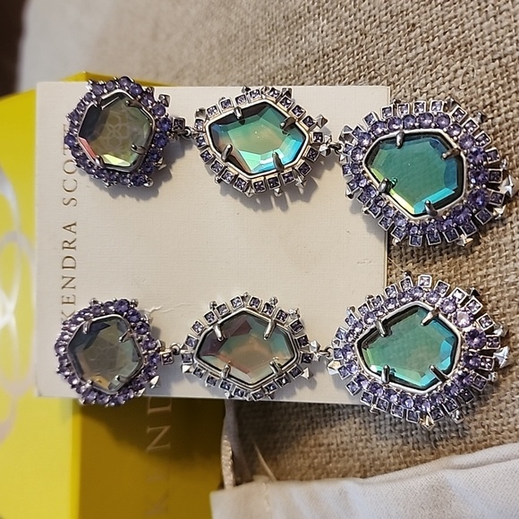 Kendra Scott ARIA Dichroic Glass Rhinestone Chandelier Dangle Clip Earrings NWOT - Picture 8 of 9